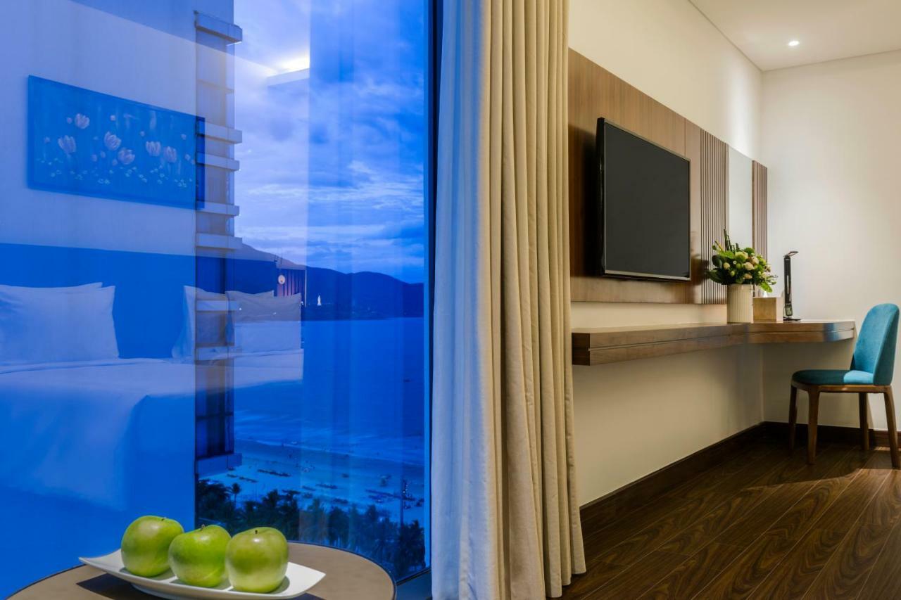 Maximilan Danang Beach Hotel Exterior foto